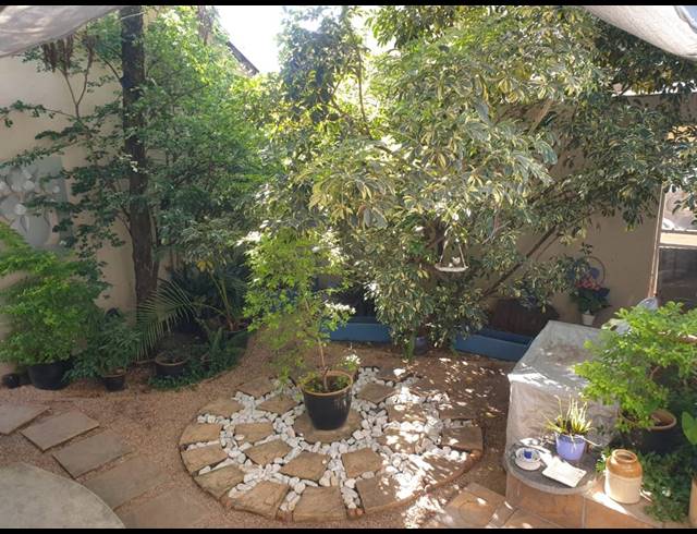 3 BEDROOM FREEHOLD RENTED IN RANDPARK RIDGE